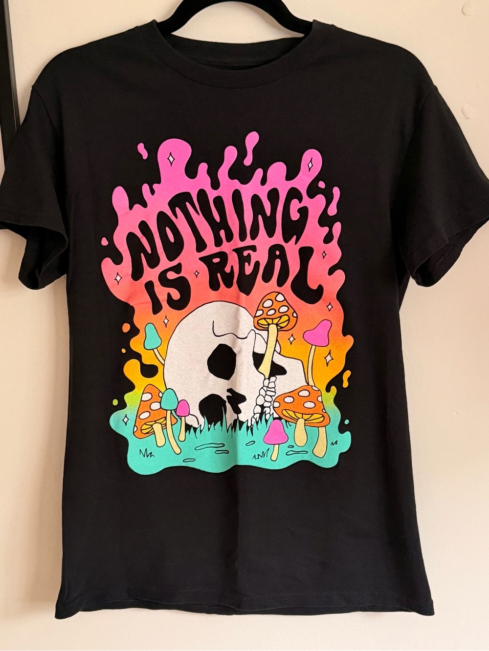Spencer’s “Nothing is Real” Trippy Graphic T-Shirt Size Small 100% cotton